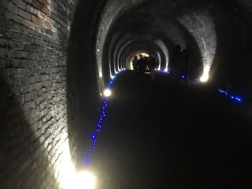 トンネル内