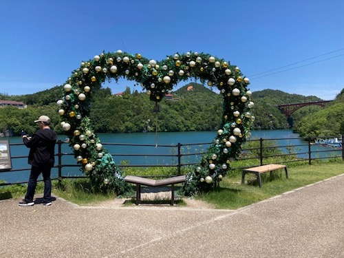 ハートのベンチ